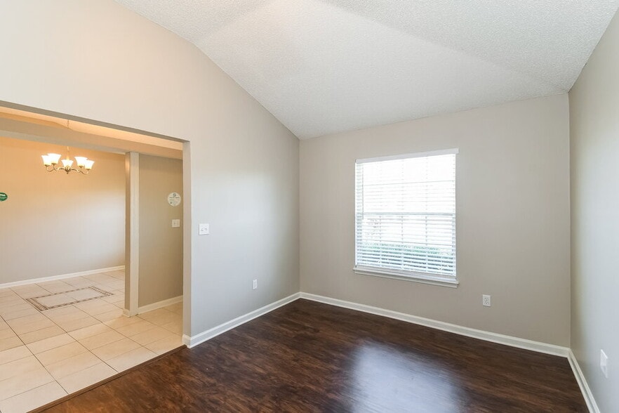 Building Photo - 3748 Maddie Ln