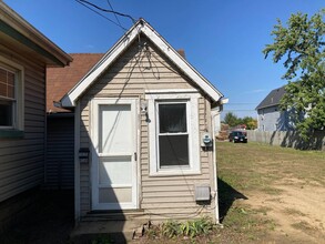 Building Photo - 1625 Navarre Rd SW