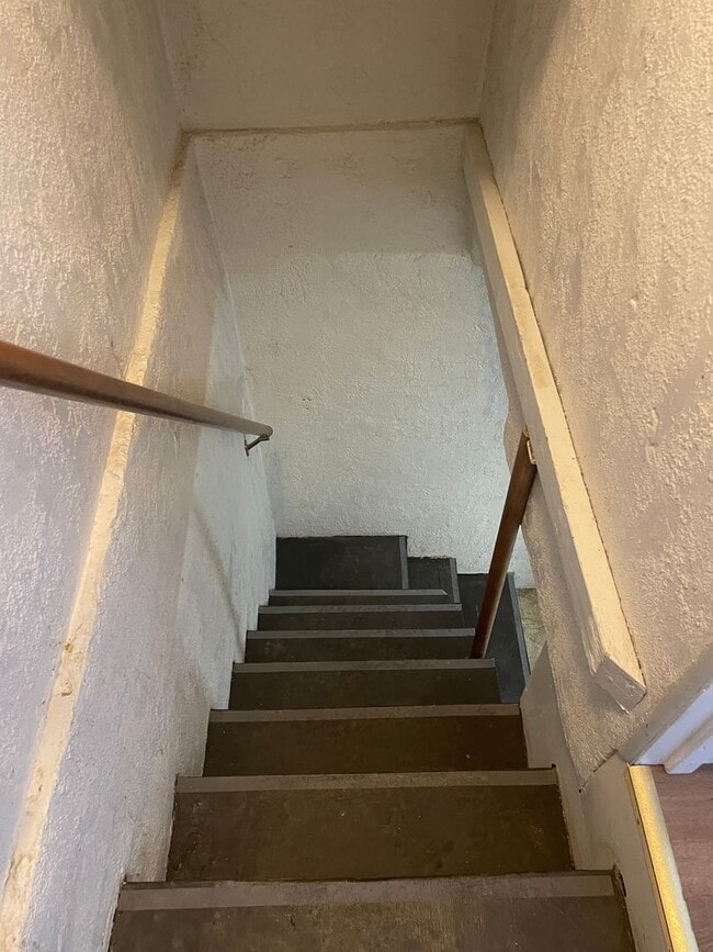 Building Photo - Off the beaten path