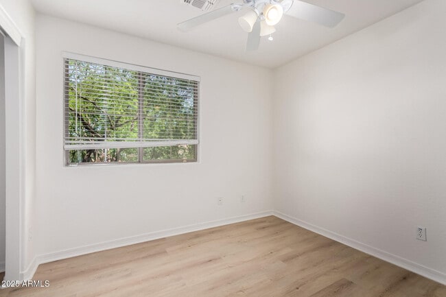 Building Photo - 26417 N Babbling Brook Dr