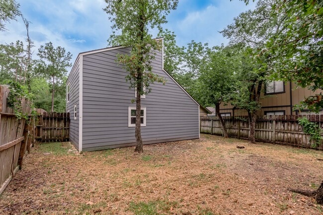 Building Photo - 26620 Primrose Ct