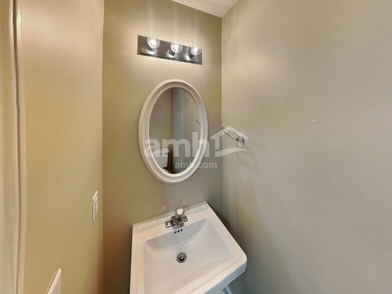 Building Photo - 3445 Harborwood Cir