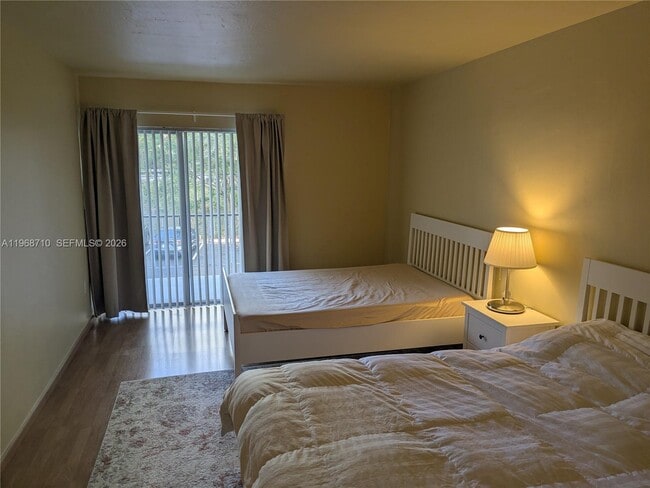 Building Photo - 9621 SW 77th Ave