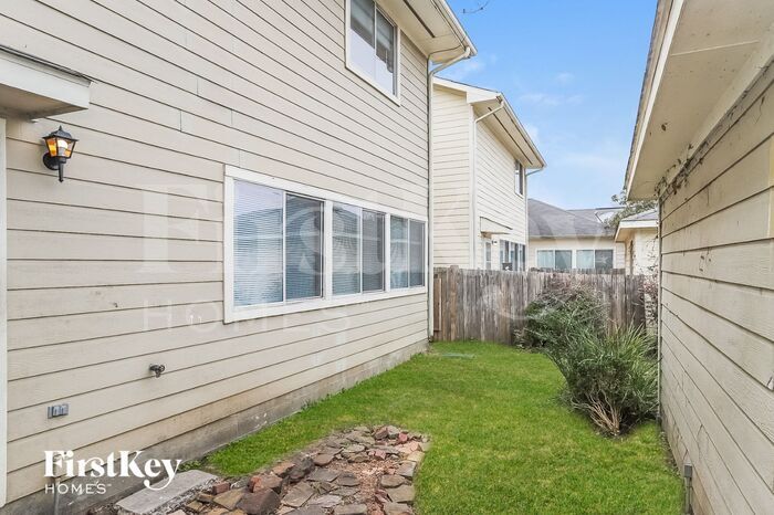 Building Photo - 19308 Stars Hollow Dr