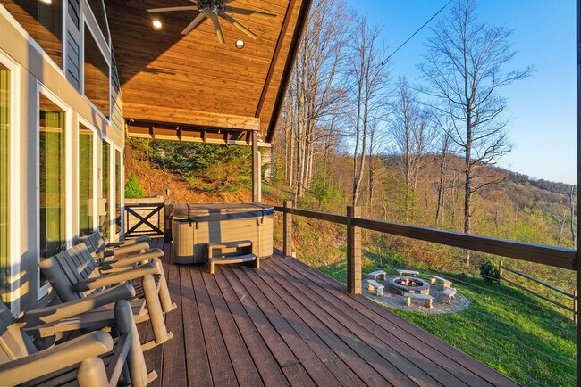 Building Photo - 140 Mystic Ridge Dr