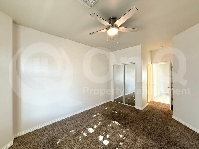 Building Photo - 320 S 70th St