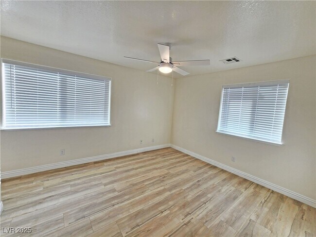 Building Photo - 3741 Malibou Ave