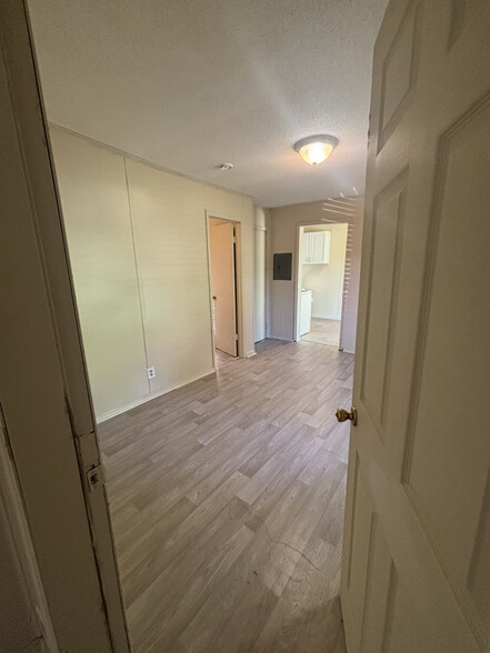 Building Photo - 207 Jackson St