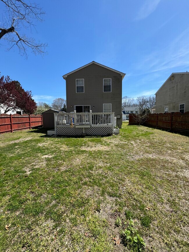 Building Photo - 415 S Zenia Ave