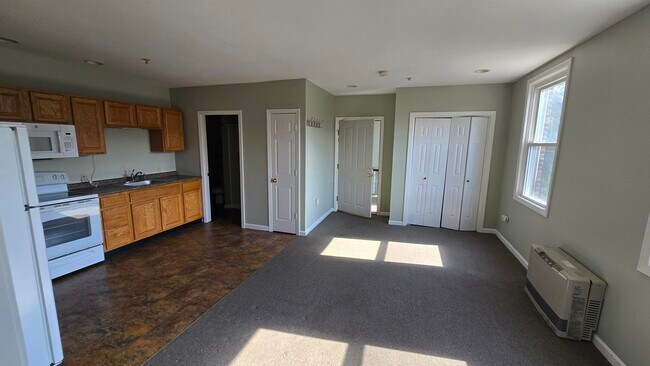 Building Photo - 30 S Main St