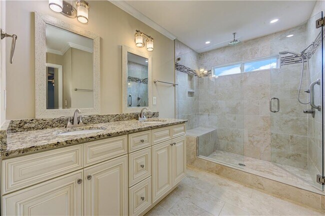 Building Photo - 60 Heartwood Dr NE