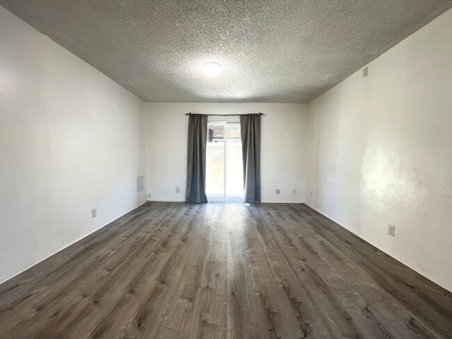 Building Photo - 12835 10th St