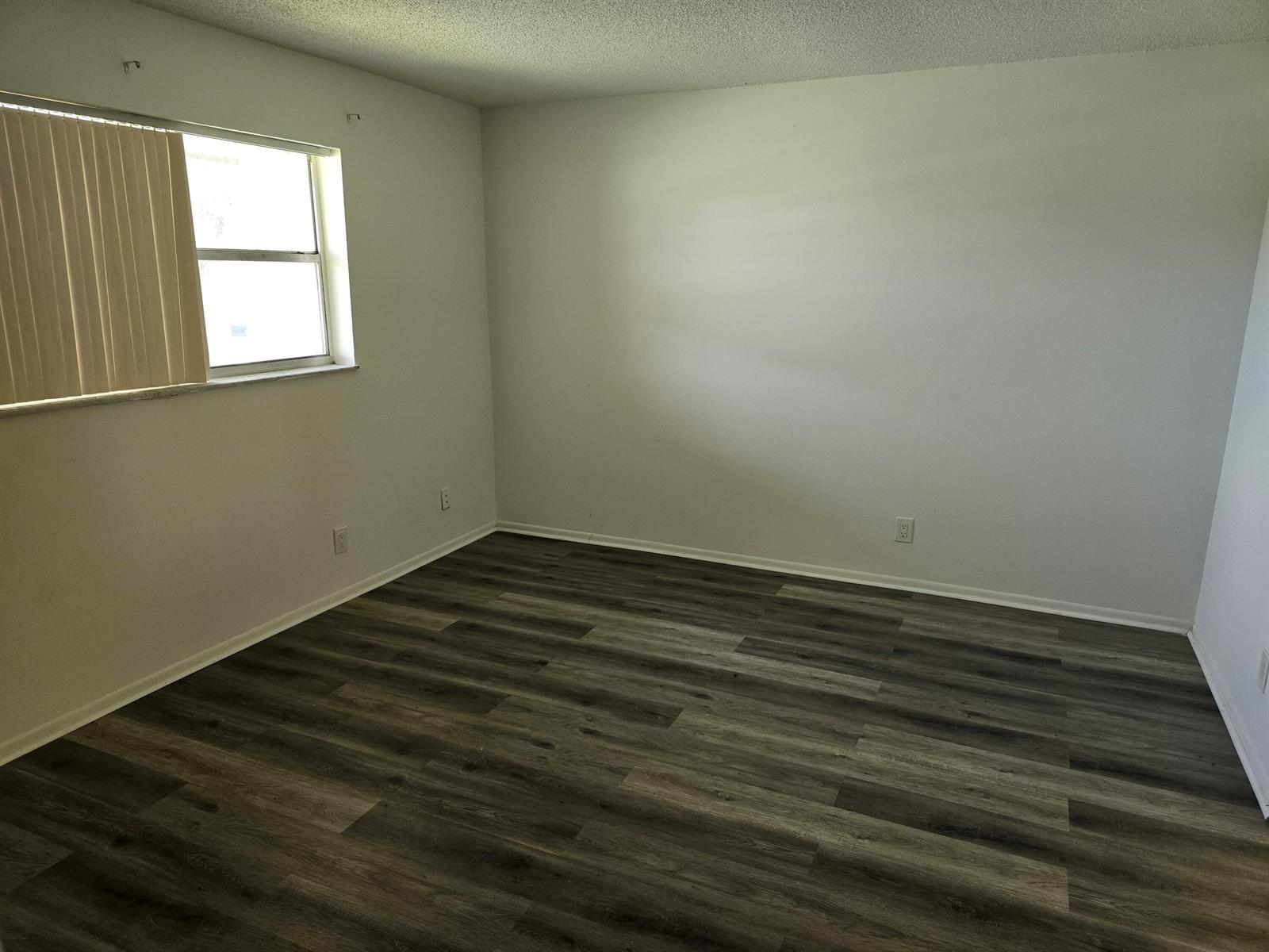 Building Photo - 8060 Colony Cir N