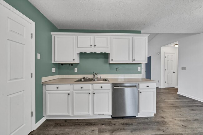 Building Photo - 1201 Red Stone Dr