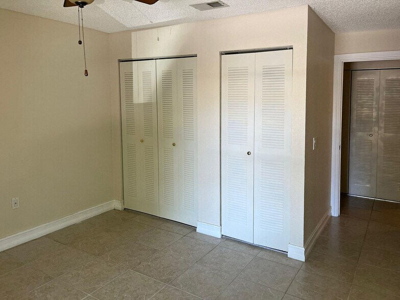 Building Photo - 3001 58th Ave S