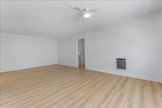 Building Photo - 1626 Pine Ave
