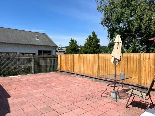 Building Photo - 5154 Cypress St