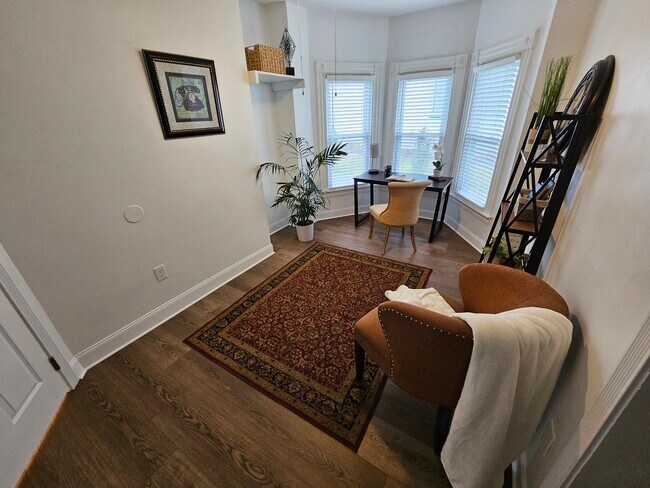 Building Photo - 30 Vincennes Ave