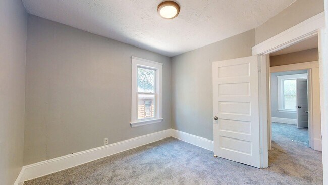 Building Photo - Cudell/West Blvd neighborhood; 4 bedroom/1 bath single family house for rent!