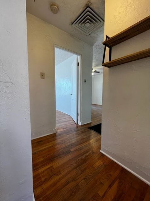 Building Photo - 1 bedroom / 1 bath close to KAFB and I-25 Move-in Special!