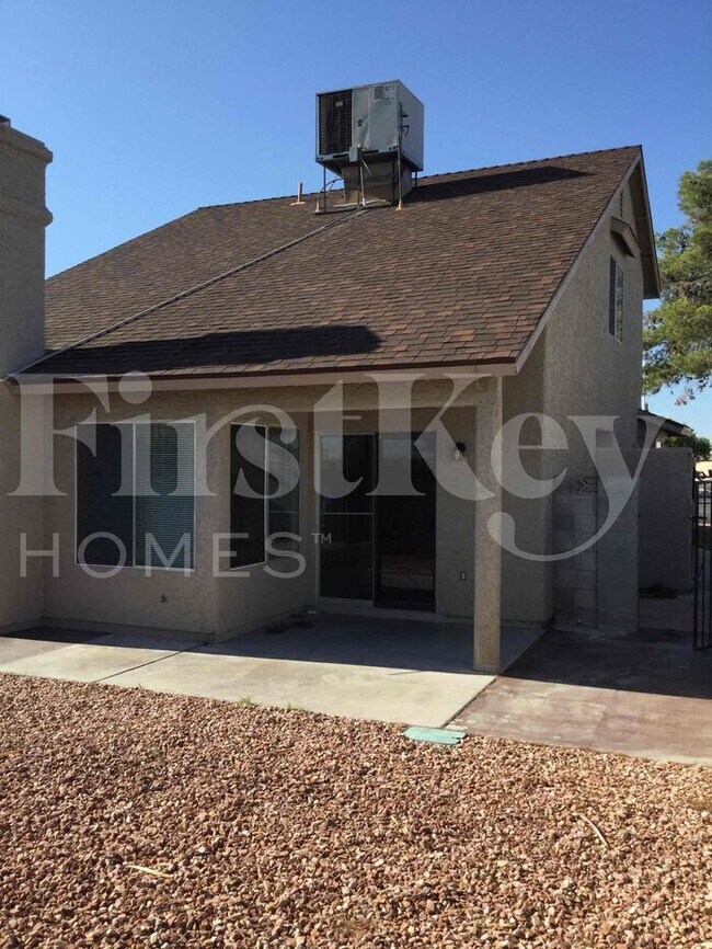 Building Photo - 2368 Valley Dr