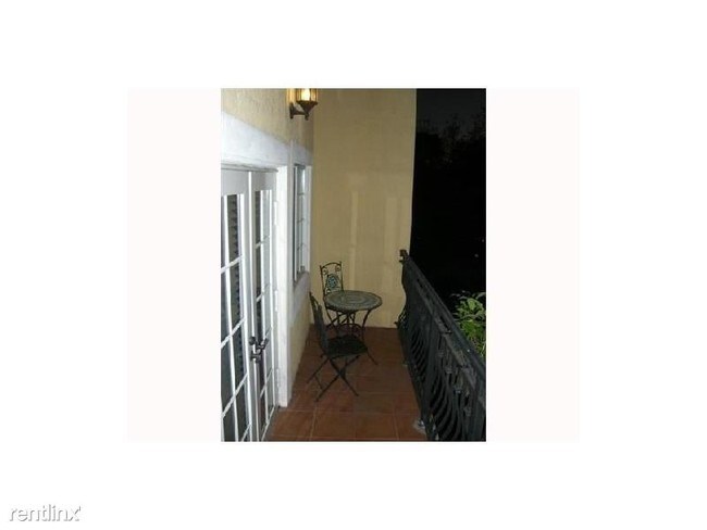 Building Photo - 2919 Coconut Ave