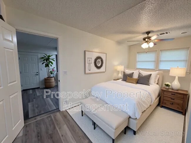 Building Photo - 748 Barrett Ave