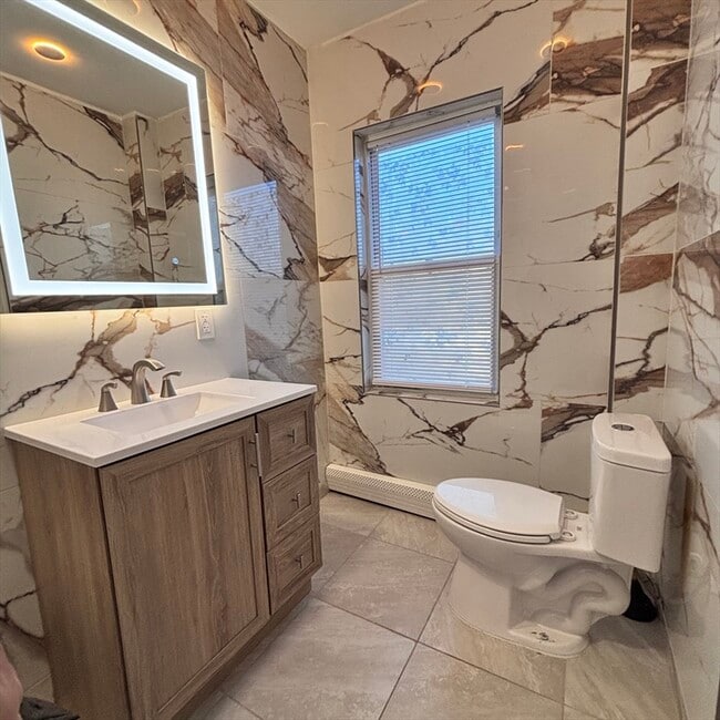 Building Photo - 12 Pine St