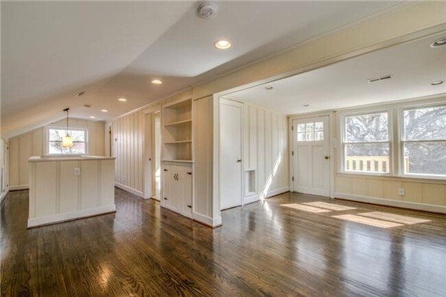 Building Photo - Stunning Renovated 1940s Home in Prime Eas...