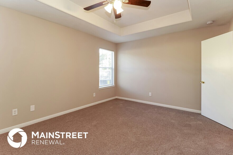 Building Photo - 16360 Hidden River Ct