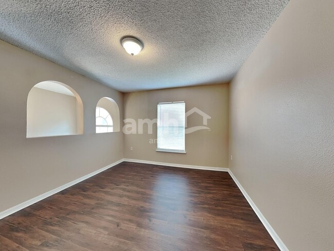 Building Photo - 12911 Parkington Dr