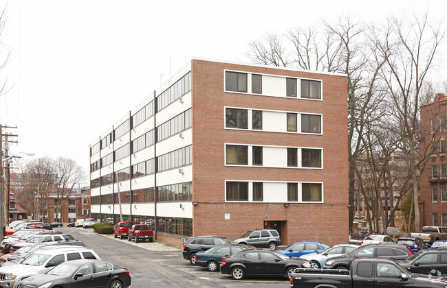 Primary Photo - Forest Place Apartments