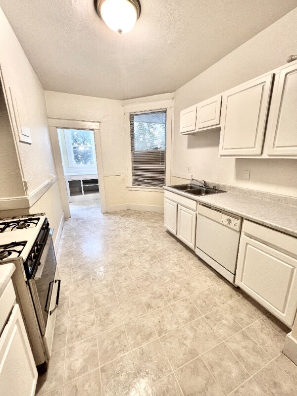 Building Photo - 816 S 8th St