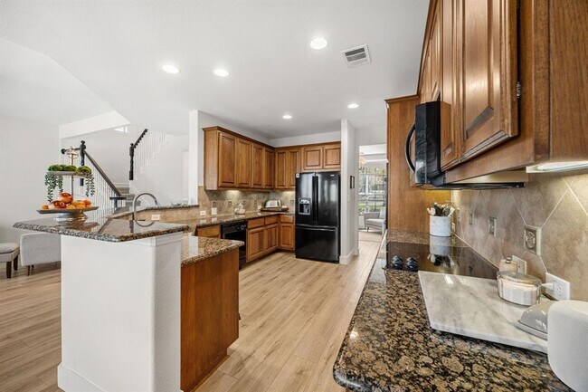 Building Photo - 128 Las Colinas Dr