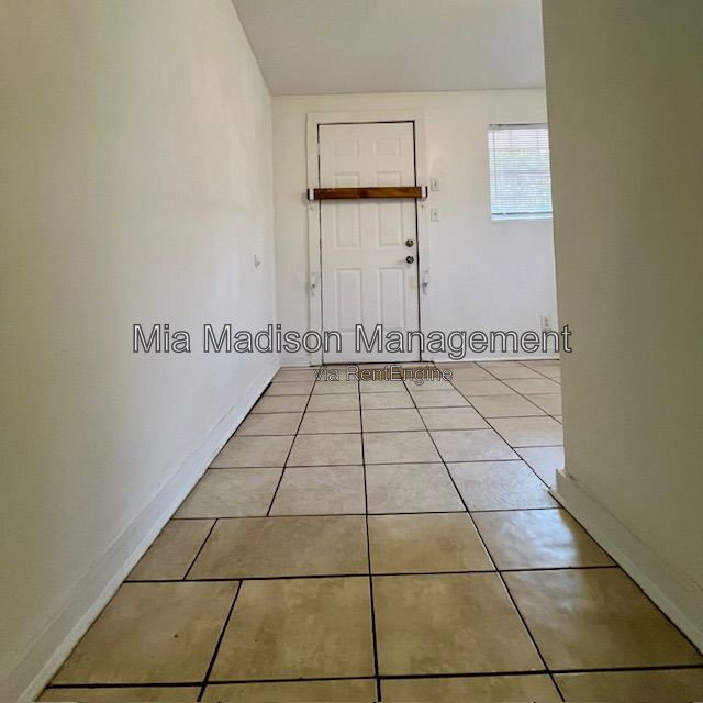 Building Photo - 211 W 59th St