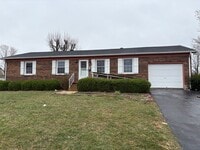 Building Photo - Don't Miss This One!