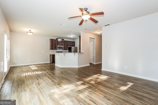 Building Photo - 1845 Simmons Ln