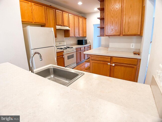 Building Photo - 6984 Cromarty Dr