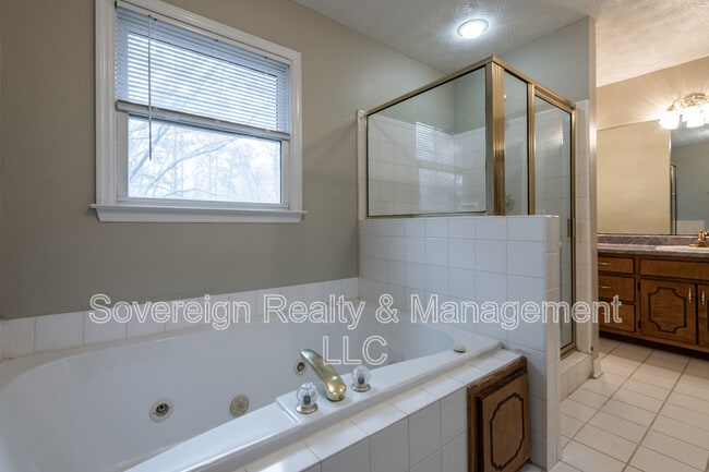 Building Photo - 3213 Southridge