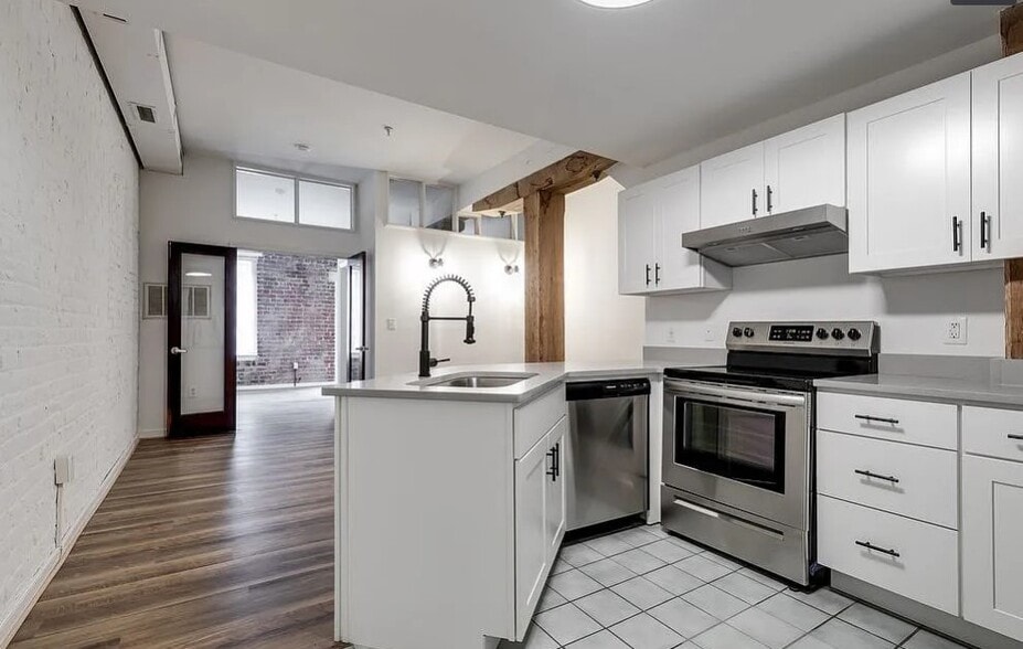 Primary Photo - 1401-1411 E Cary Street