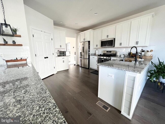 Building Photo - 3501 Landing Way