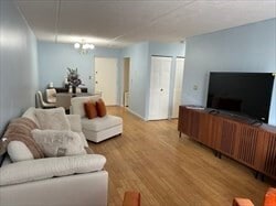 Building Photo - 95 Nahant St