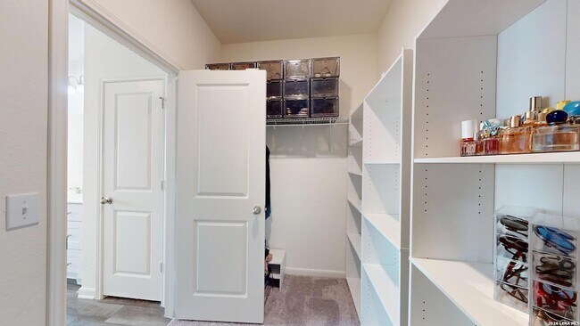 Building Photo - 5814 Lilac Lndg