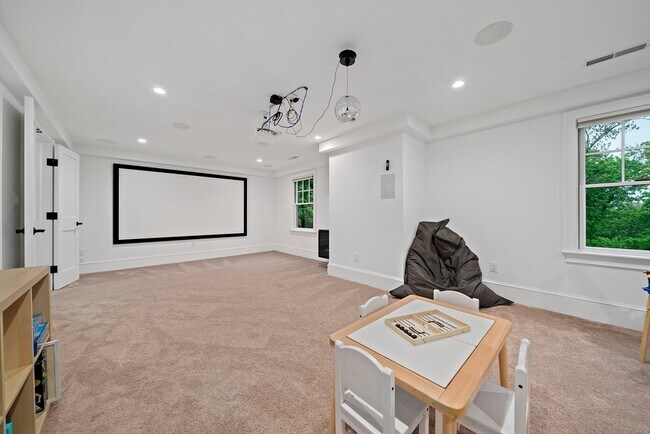 Building Photo - 50 Percy Rd
