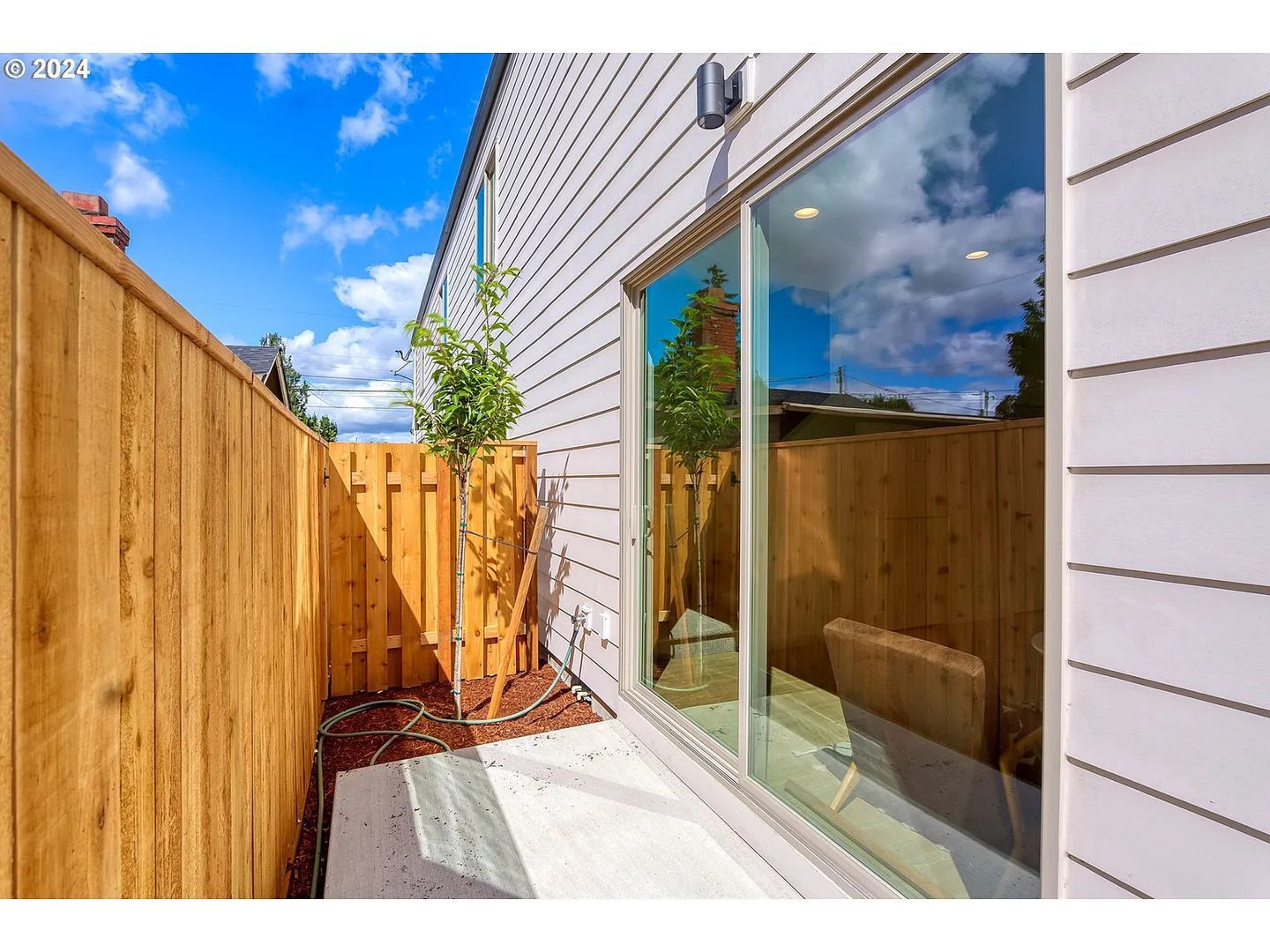 Building Photo - 1570 SE 50th Ave