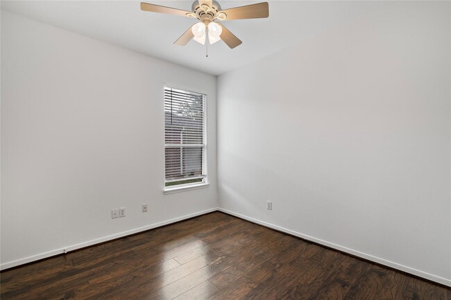 Building Photo - Jefferson Street, Pearland, TX 77584 - 3 BR 2 BA single-family home