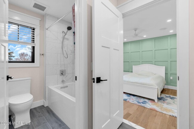 Building Photo - 2017 5th Ave