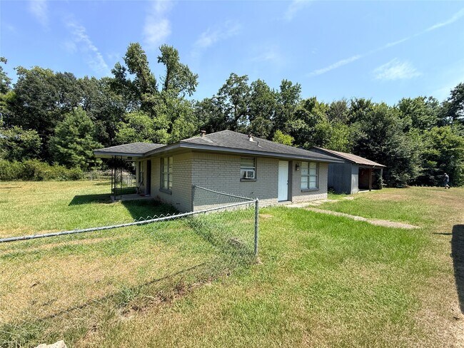 Building Photo - 892 County Rd 460