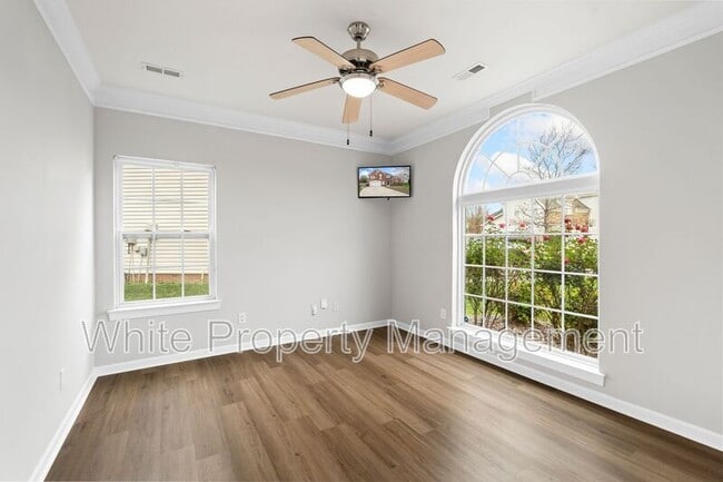 Building Photo - 11012 Southfield Dr