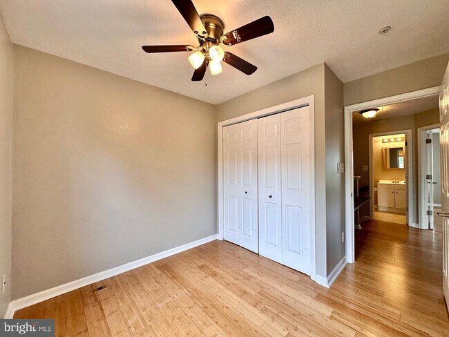 Building Photo - 2107 Mardic Dr